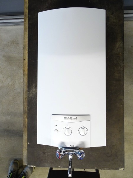 Vaillant Geyser MAG atmoMAG 11-0/1 XI H Gas-Durchlauferhitzer 20kW Bj.2017